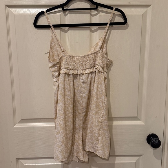 Bella Mae cream floral romper, medium - Picture 5 of 6